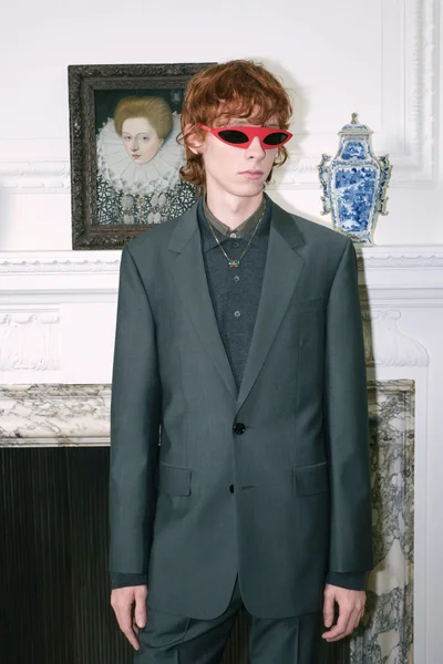 Look 5
